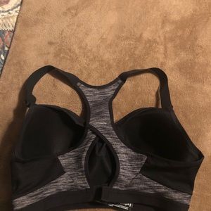 New Victoria’s Secret sport bra